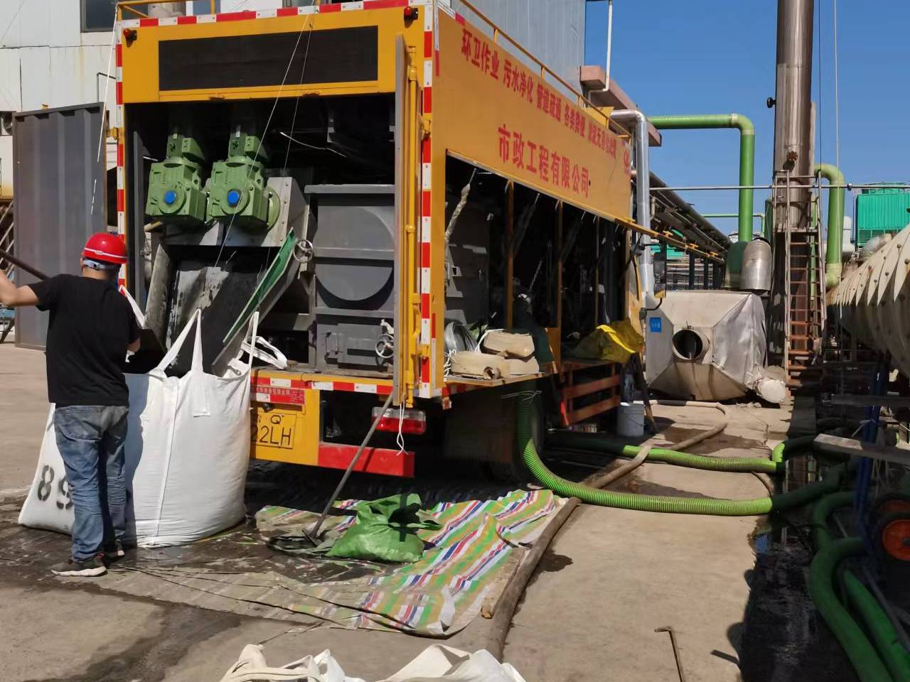 天台淤泥压干处理